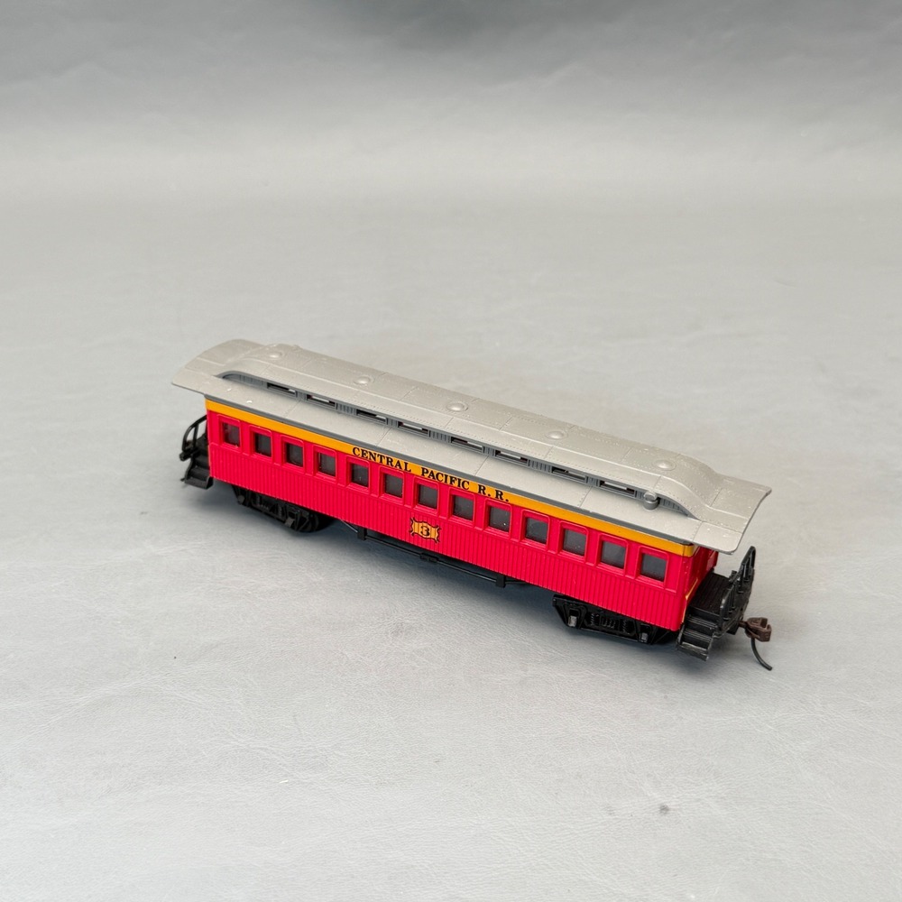 Bachmann HO Scale Central Pacific 47' Old Time Combine Passenger Car 72824 #8
